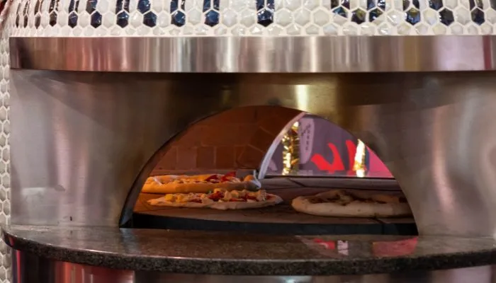 Tìm Hiểu Về Lò Pizza Xoay Công Nghệ Nướng Vượt Trội